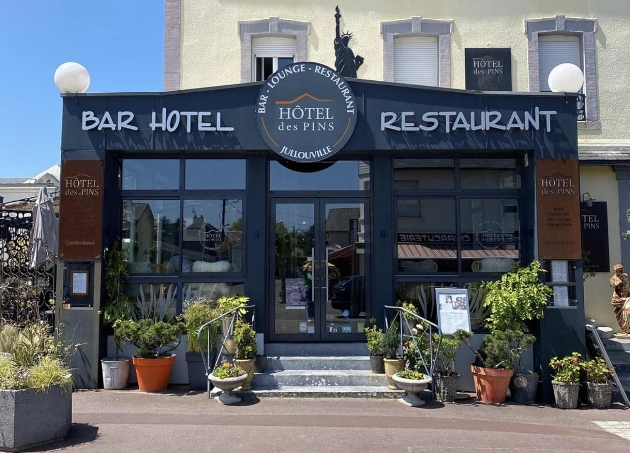 Hotel Des Pins Jullouville-les-Pins Dış mekan fotoğraf